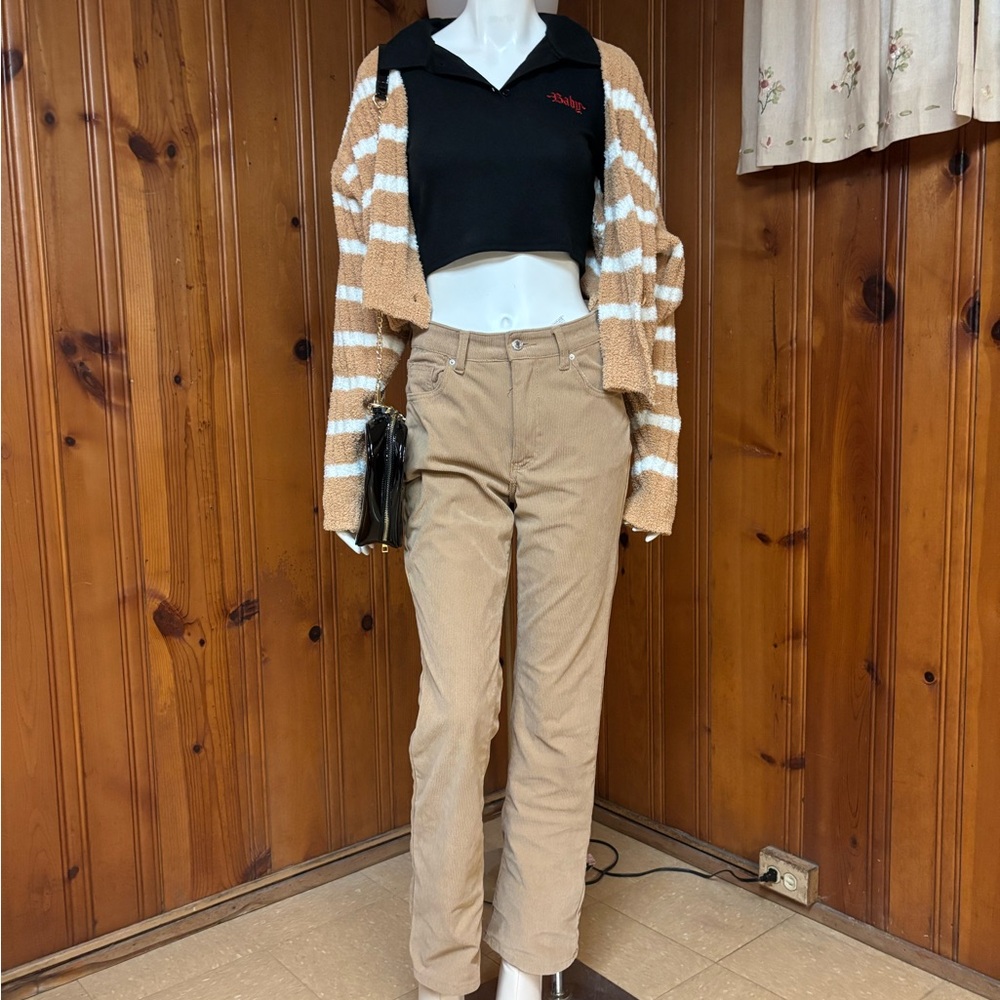 cropped long sleeve ‘baby’ graphic tee